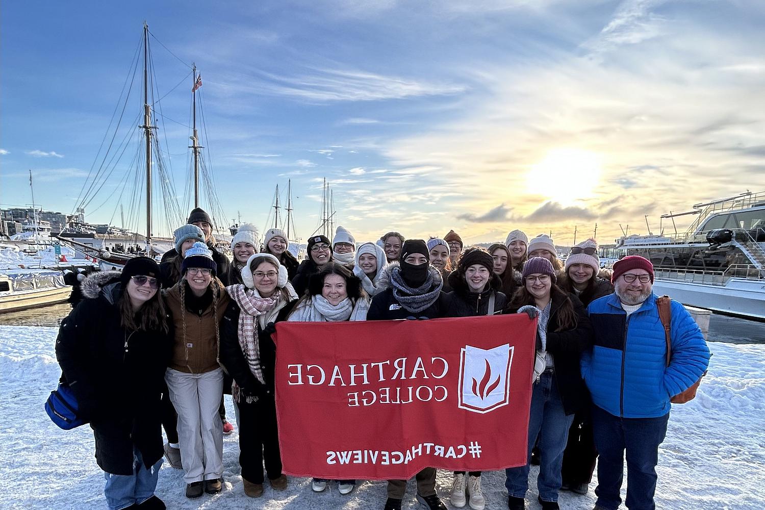 A group photo of students in Norway.